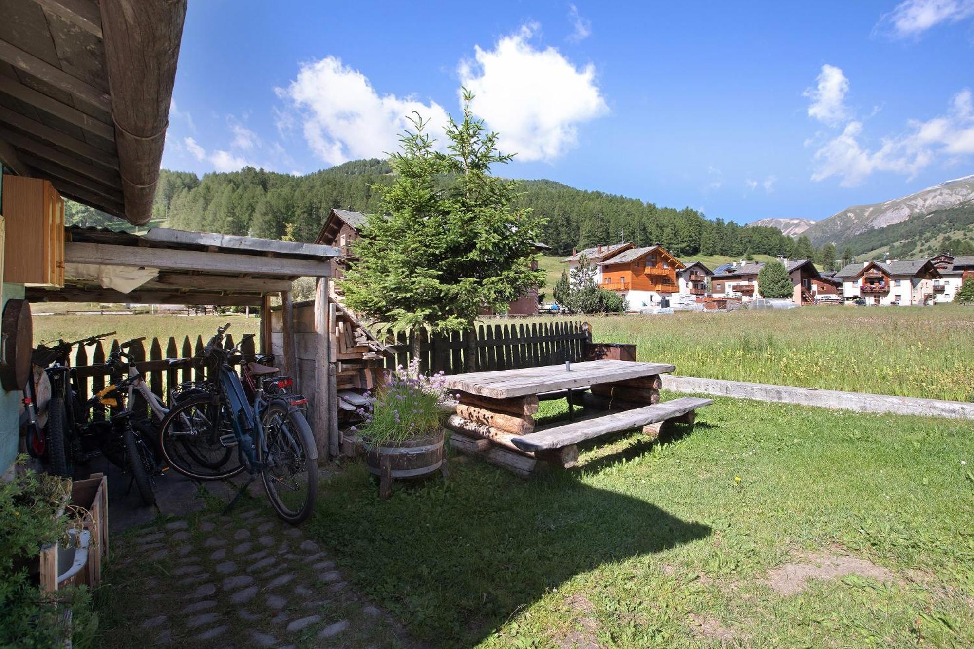 Appartamenti Lorenza 3 Baite Giotto Livigno Exterior foto